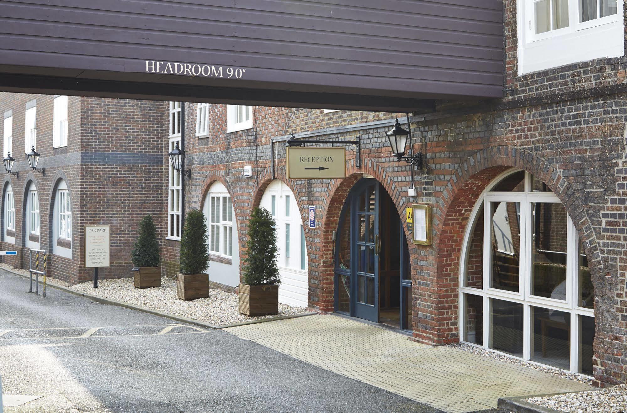 Red Lion Hotel By Greene King Inns フェアラム エクステリア 写真