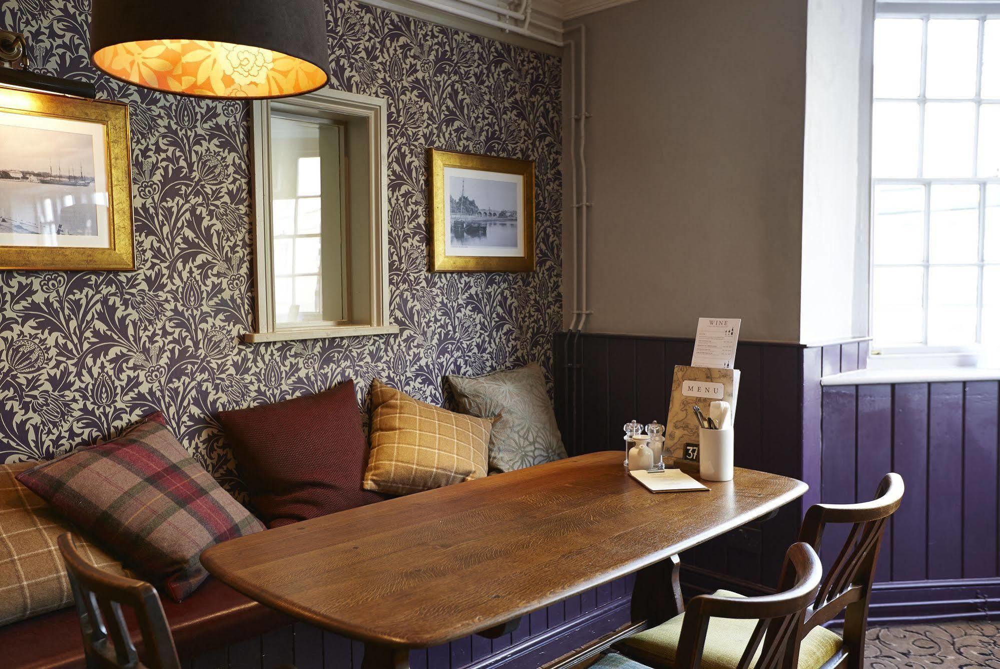 Red Lion Hotel By Greene King Inns フェアラム エクステリア 写真